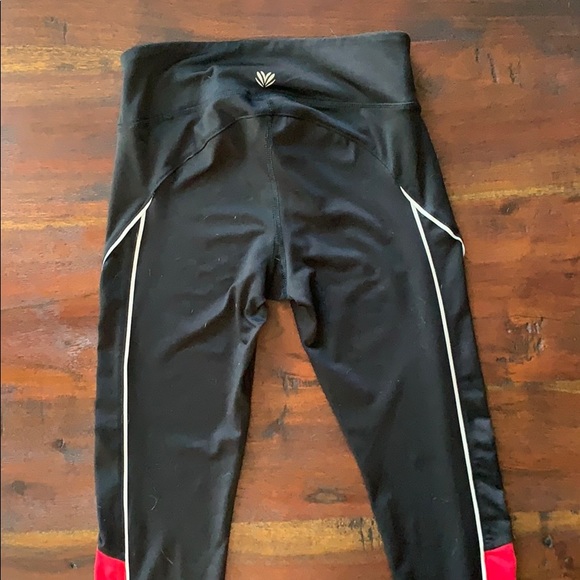 High Waisted Leggings - Picture 4 of 4